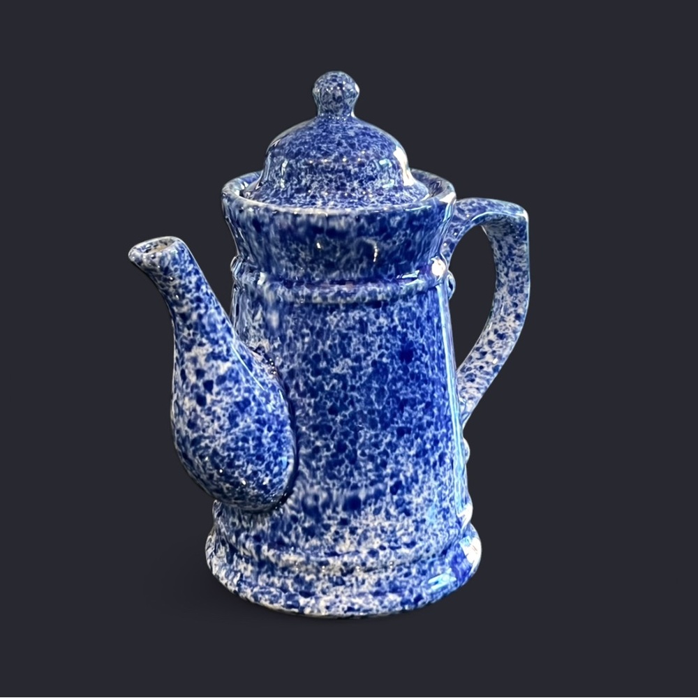 Country Life By Emporium of Maine Blue Spongeware Tea/Coffee Pot with Lid